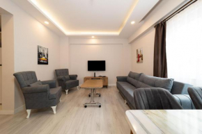 Cozy Flat with Balcony 15 min Walking Distance to Beach in Muratpasa, Antalya